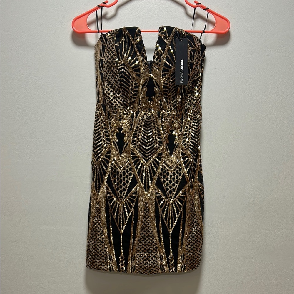 Fashion Nova Black and Gold Strapless Sequin Bodycon Dress